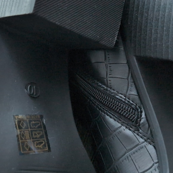 Brand New Journee Collection Wide Calf Therese boot in black - Picture 7 of 7